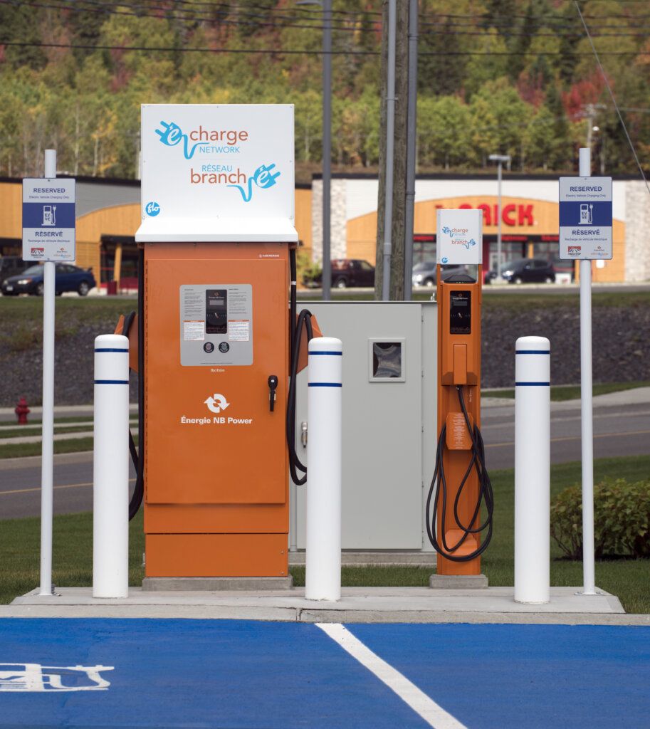 Énergie NB Power charging station in outdoor parking lot.